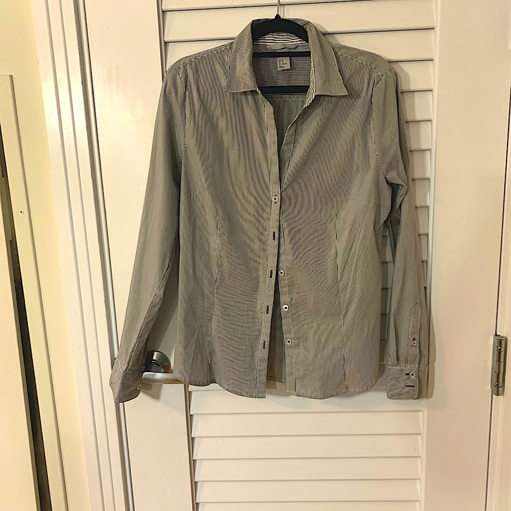 H&M button down shirt
